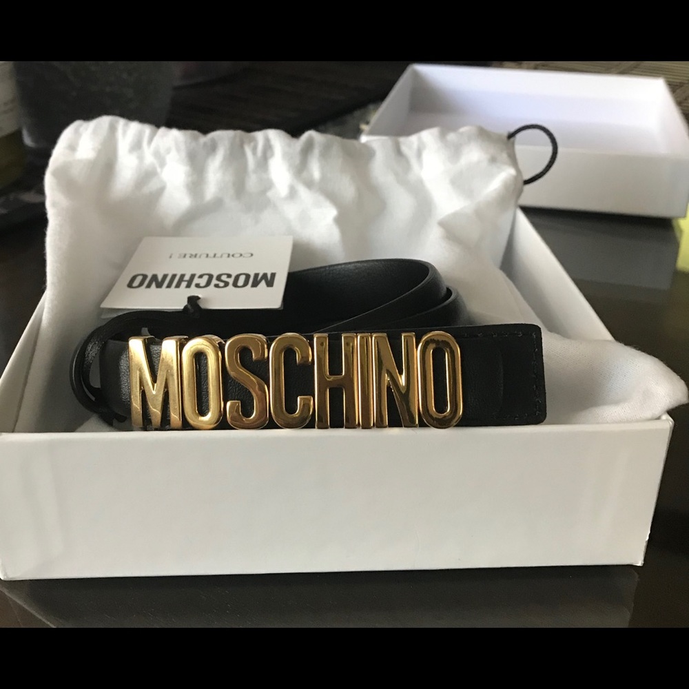 🌟MOSCHINO🌟Thin Leather Gold-Tone Logo Belt